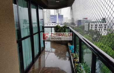 Imagem: O apartamento possui 4 Dormitórios, 3 Banheiros, 3 Vagas na