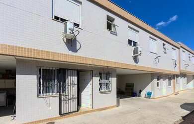 Imagem: A casa em condomínio possui 2 Dormitórios, 1 Banheiro, 1 Vaga