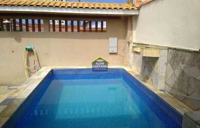 Imagem: A casa possui 3 Dormitórios, 2 Banheiros, 2 Vagas na garagem