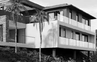 Imagem: A casa em condomínio possui 3 Dormitórios, 4 Banheiros, 2