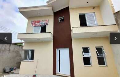 Imagem: A casa possui 3 Dormitórios, 3 Banheiros e 3 Vagas na garagem