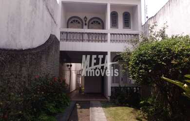 Imagem: A casa possui 5 Dormitórios, 5 Banheiros, 3 Vagas na garagem