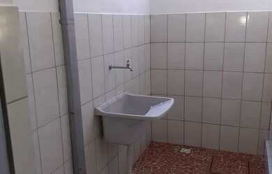 Imagem 2: Casa na Avenida. 50m² de Área, 1 Banheiroe1 Dormitório