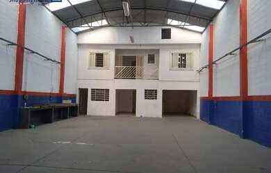 Imagem: O depósito possui 5 Vagas na garagem e 330m² de Área e está