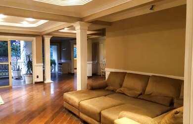 Imagem: O apartamento possui 4 Dormitórios, 5 Banheiros, 2 Vagas na