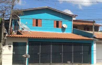 Imagem: A casa possui 1 Dormitório, 1 Banheiro, 3 Vagas na garagem