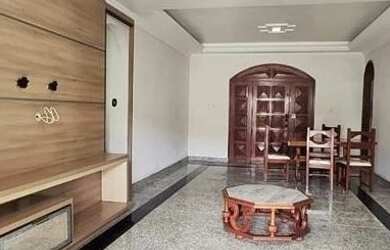 Imagem: A casa possui 4 Dormitórios, 5 Banheiros, 5 Vagas na garagem