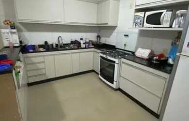 Imagem: A casa em condomínio possui 2 Dormitórios, 2 Banheiros, 3