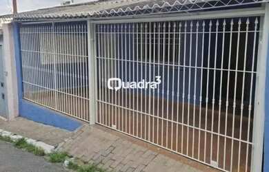 Imagem: A casa possui 3 Dormitórios, 2 Banheiros, 1 Vaga na garagem