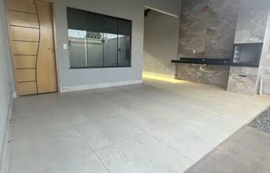 Imagem: A casa possui 3 Dormitórios, 3 Banheiros, 3 Vagas na garagem