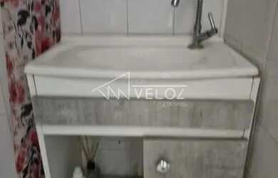 Imagem: A kitnet possui 1 Banheiro, 12m² de Área e está localizado