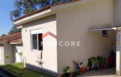 Imagem: A casa em condomínio possui 2 Dormitórios, 1 Banheiro, 1 Vaga