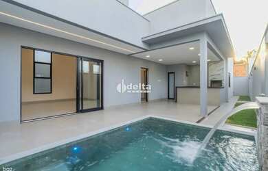 Imagem 3: Casa residencial com 3 suítes disponível para venda no bairro Laranjeiras...