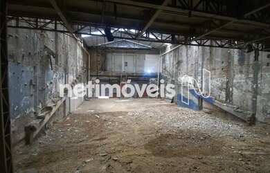 Imagem: O depósito possui 322m² de Área e está localizado em Santa