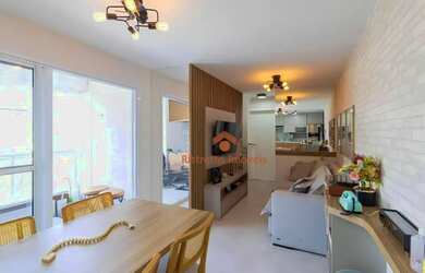 Imagem: O apartamento possui 2 Dormitórios, 2 Banheiros, 2 Vagas na