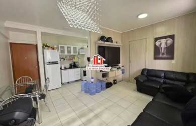 Imagem: O apartamento possui 3 Dormitórios, 1 Banheiro, 1 Vaga na garagem