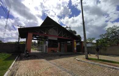 Imagem: A casa em condomínio possui 4 Dormitórios, 5 Banheiros, 2