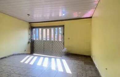 Imagem: A casa possui 2 Dormitórios, 2 Banheiros e está localizado