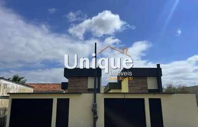 Imagem: A casa possui 3 Dormitórios, 3 Banheiros, 2 Vagas na garagem