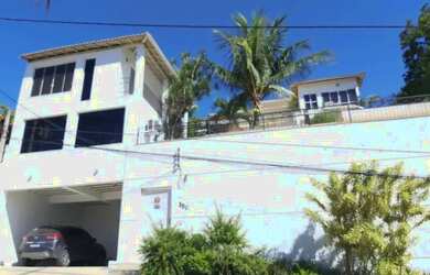 Imagem: A casa em condomínio possui 4 Dormitórios, 5 Banheiros, 2