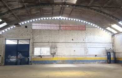 Imagem: O depósito possui 5 Vagas na garagem, 1.200m² de Área e