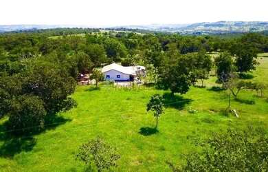 Imagem: A fazenda possui 90m² de Área e está localizado em Amorinópolis