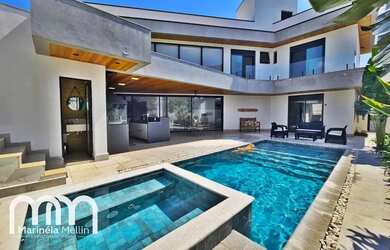 Imagem: A casa em condomínio possui 3 Dormitórios, 5 Banheiros, 5