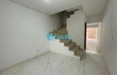 Imagem: A casa possui 3 Dormitórios, 3 Banheiros, 2 Vagas na garagem