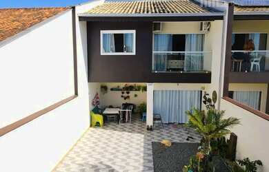 Imagem: A casa possui 3 Dormitórios, 2 Banheiros, 148m² de Área e