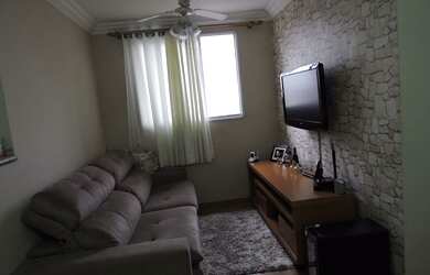 Imagem: O apartamento possui 2 Dormitórios, 1 Banheiro, 1 Vaga na garagem