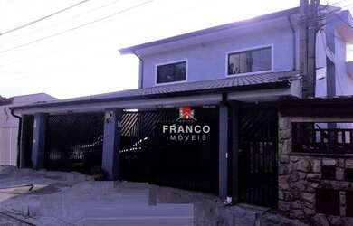 Imagem: A casa possui 5 Dormitórios, 4 Banheiros, 3 Vagas na garagem