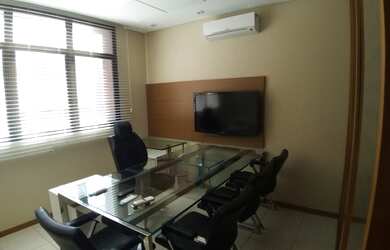 Imagem: O depósito possui 1 Vaga na garagem e 46m² de Área e está