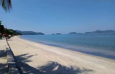 Imagem: A casa possui 2 Dormitórios, 2 Banheiros, 2 Vagas na garagem