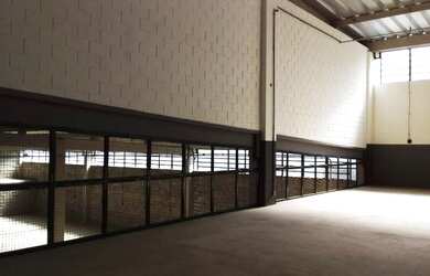 Imagem 10: Galpão para aluguel e venda possui 4570 metros quadrados - Itaipava - Petrópolis/RJ