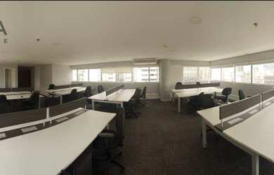 Imagem: O depósito possui 3 Vagas na garagem, 96m² de Área e está