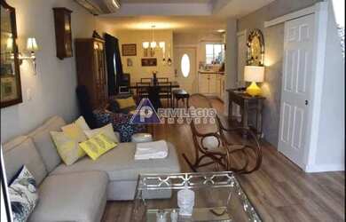 Imagem: A casa em condomínio possui 3 Dormitórios, 2 Banheiros, 2