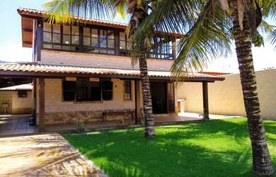 Imagem: A casa possui 3 Dormitórios, 1 Banheiro, 5 Vagas na garagem