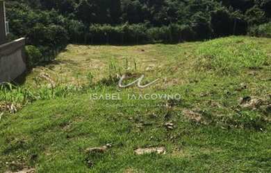 Imagem: O terreno possui 680m² de Área e está localizado em Pinheirinho