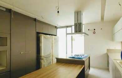 Imagem 8: Casa de condomínio para venda possui 750 metros quadrados com 5 quartos