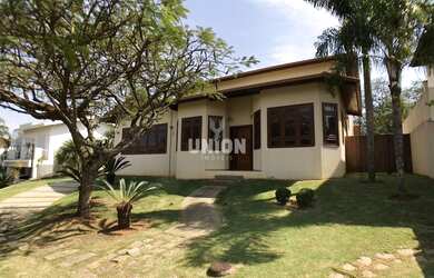 Imagem: A casa em condomínio possui 3 Dormitórios, 5 Banheiros, 4