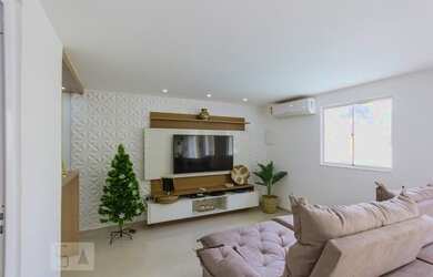 Imagem: A casa em condomínio possui 3 Dormitórios, 2 Banheiros, 2