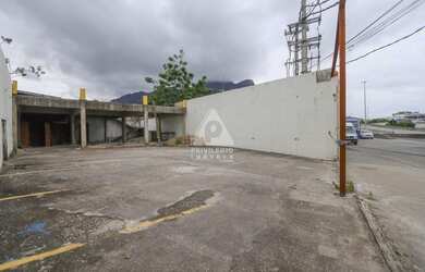 Imagem: O depósito possui 580m² de Área e está localizado em Barra