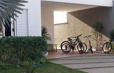 Imagem: A casa em condomínio possui 3 Dormitórios, 4 Banheiros, 2