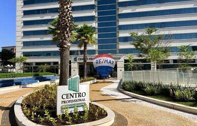 Imagem: O depósito possui 1 Vaga na garagem, 42m² de Área e está