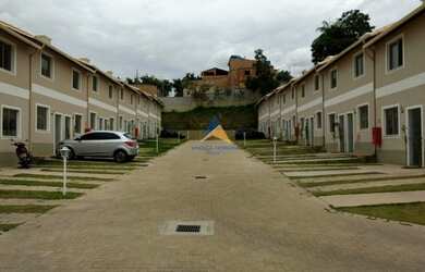 Imagem: A casa possui 2 Dormitórios, 1 Banheiro, 1 Vaga na garagem