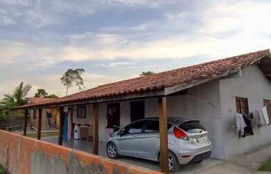Imagem: A casa possui 4 Dormitórios, 3 Banheiros, 3 Vagas na garagem