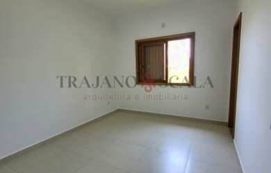 Imagem 10: Linda residência, frente Norte, localizada no balneário Vista Alegre...