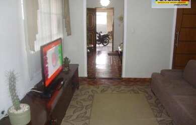 Imagem: A casa possui 2 Dormitórios, 2 Banheiros, 2 Vagas na garagem