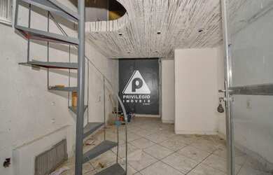 Imagem: O depósito possui 15m² de Área e está localizado em Maracanã