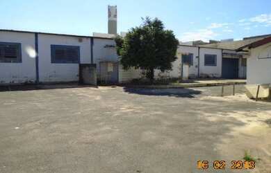 Imagem: O depósito possui 5 Vagas na garagem, 700m² de Área e está